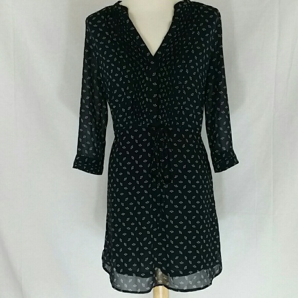 H&M Dresses & Skirts - H&M black and white seashell print sheer dress